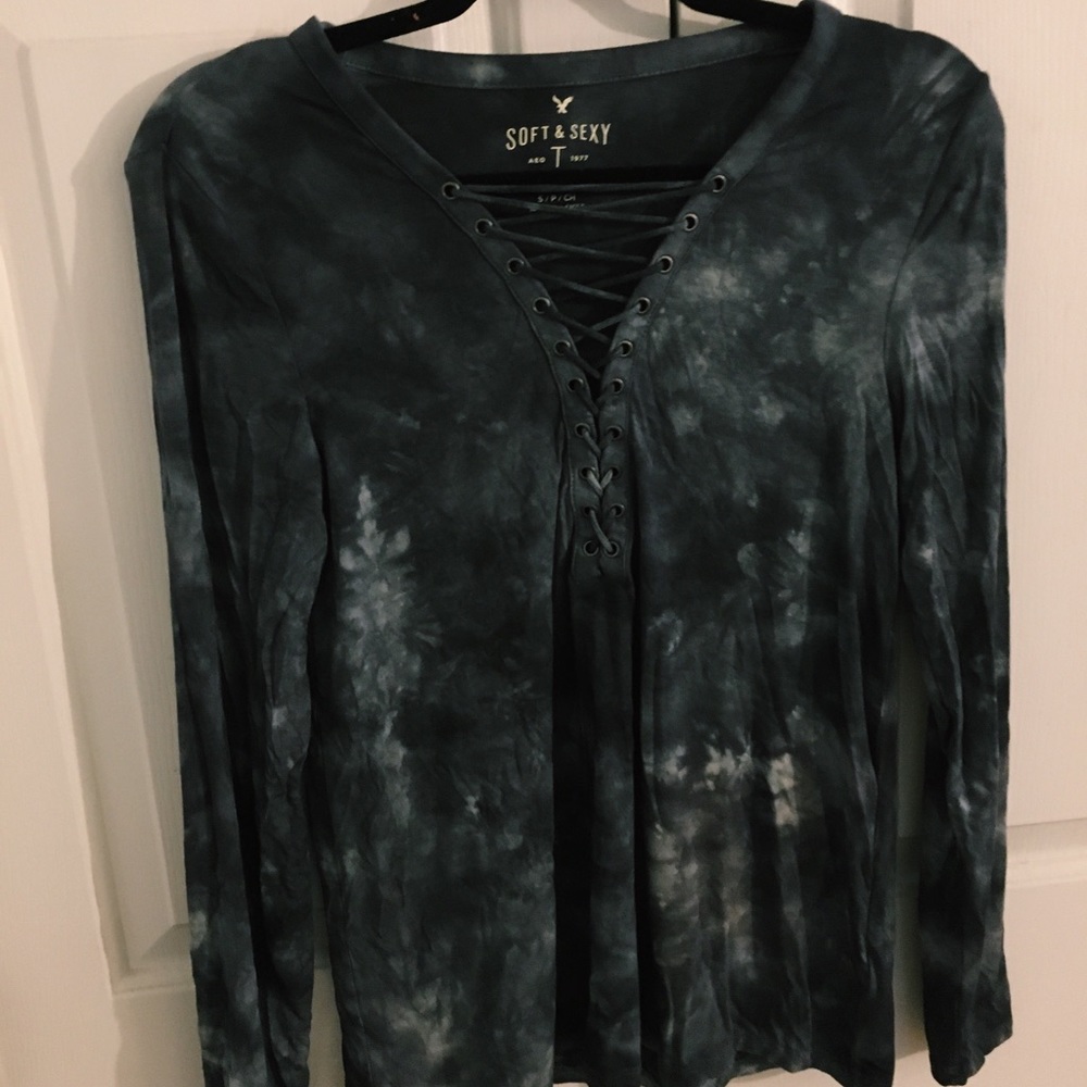 soft and sexy american eagle blue tie-dye shirt